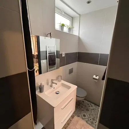 Moderne A - 45 M² - Parking Payant