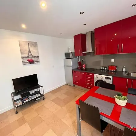 Moderne A 45 M² Parking Payant Aubervilliers